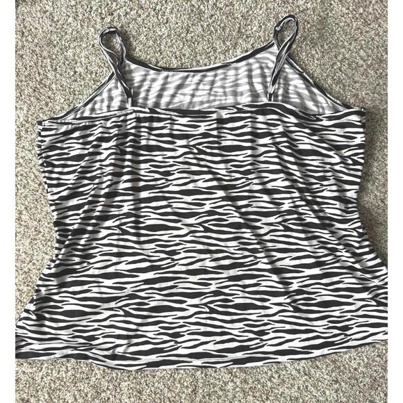 Fashion Bug Women's Zebra Black White Y2K Tank Top Size 2X - Picture 2 of 5